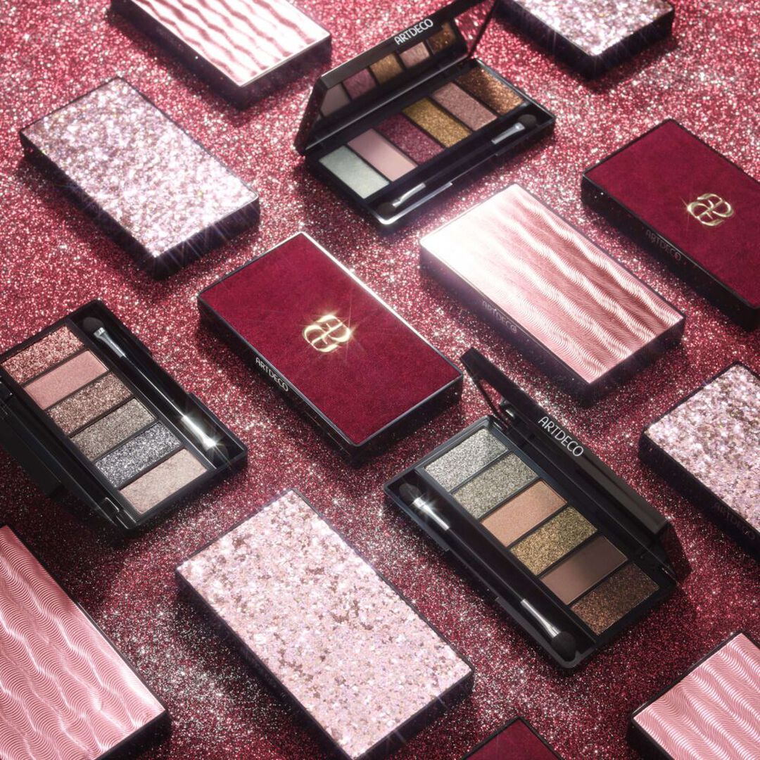 SPARKS OF JOY Glittery Eyeshadow Palette