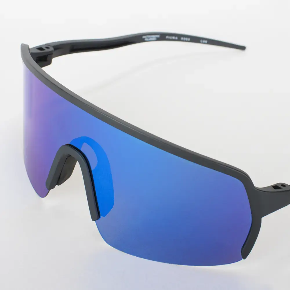 Out Of Piuma Fietsbril Zwart met The One Gelo Lens