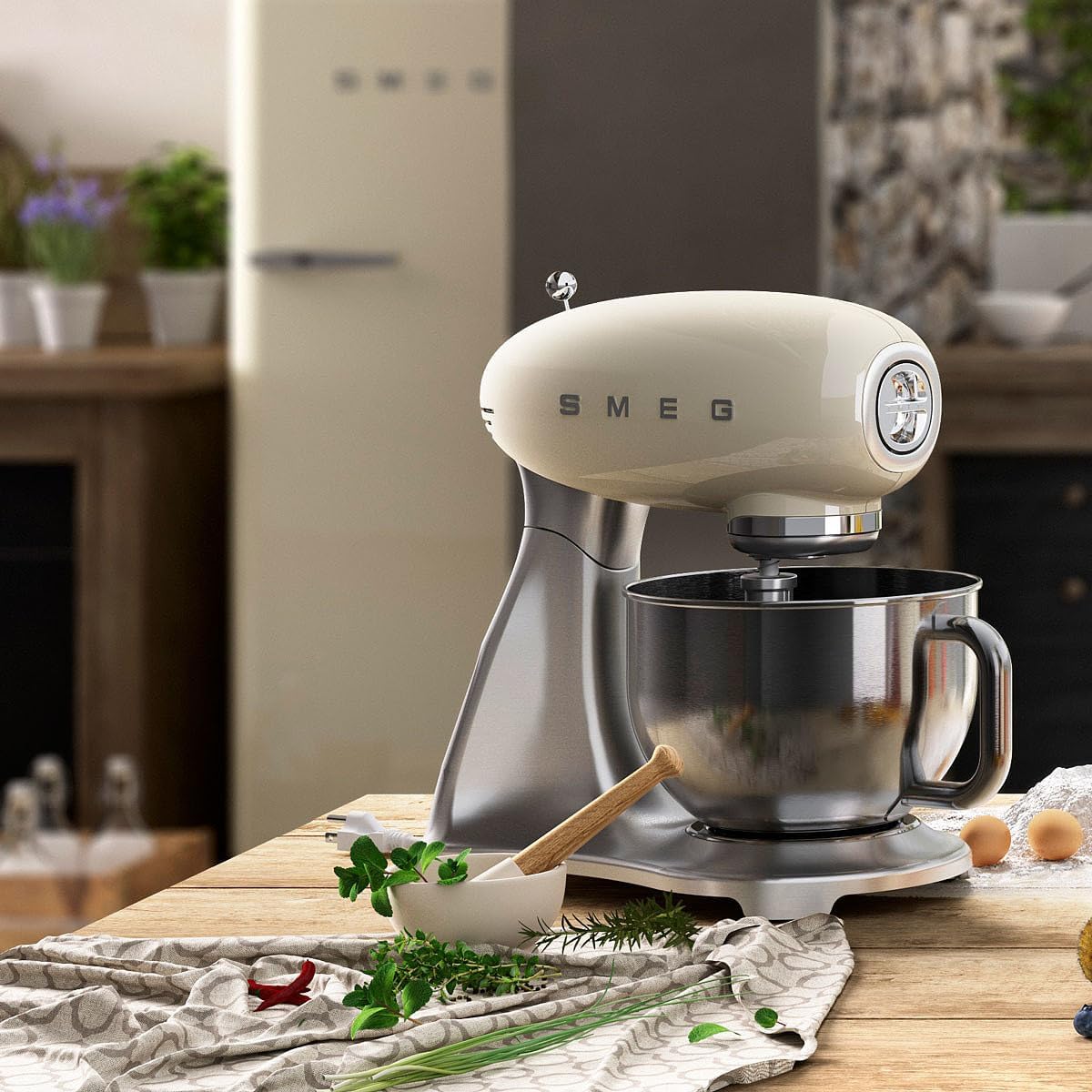 Smeg, SMF02CREU Küchenmaschine, 10 Geschwindigkeitsstufen, Planetenrührwerk, Sicherheitsabschaltung, 2 Rührbesen, Kugelgriff aus Edelstahl, 800 W, Creme