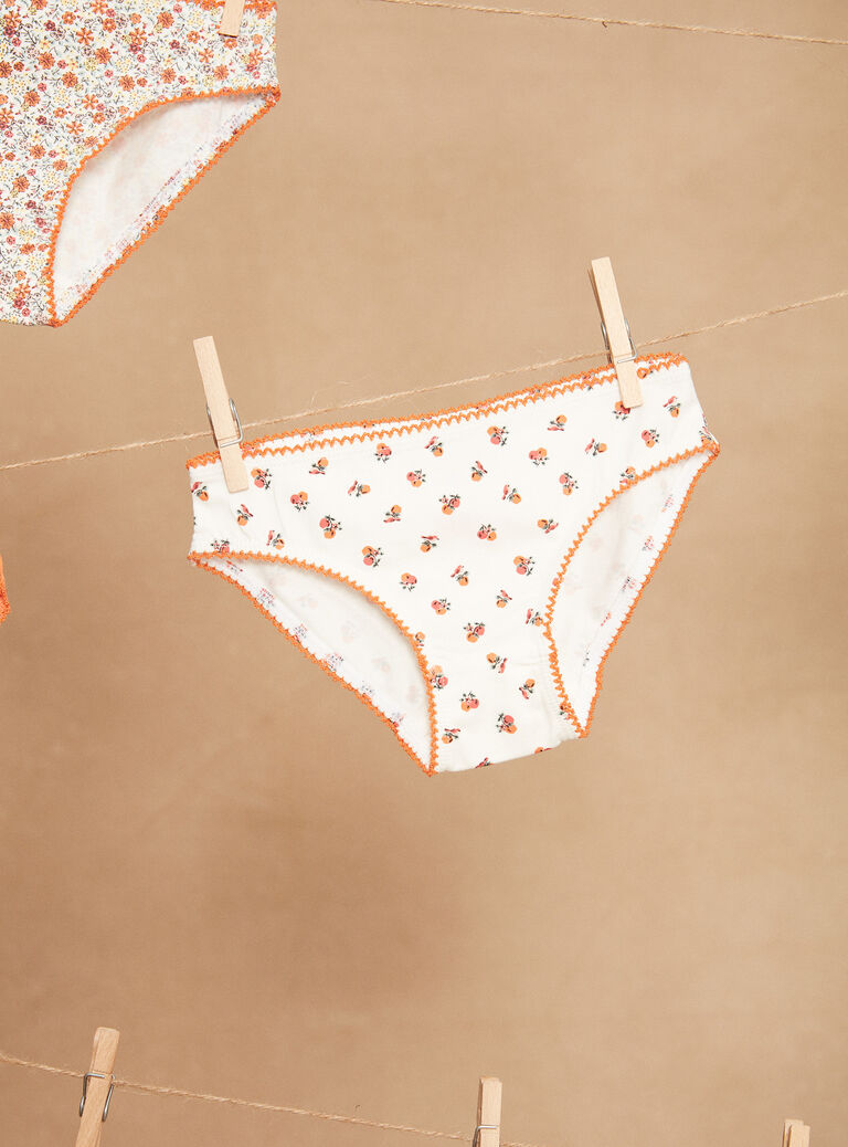3 culottes écrues et orange à imprimé fleuri, pommes et à motif hirondelles