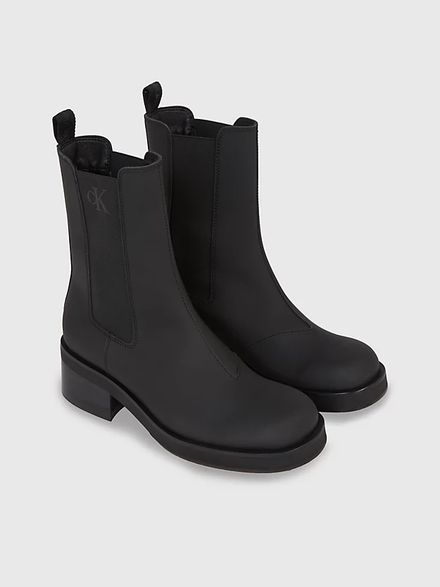 botas de couro até o tornozelo