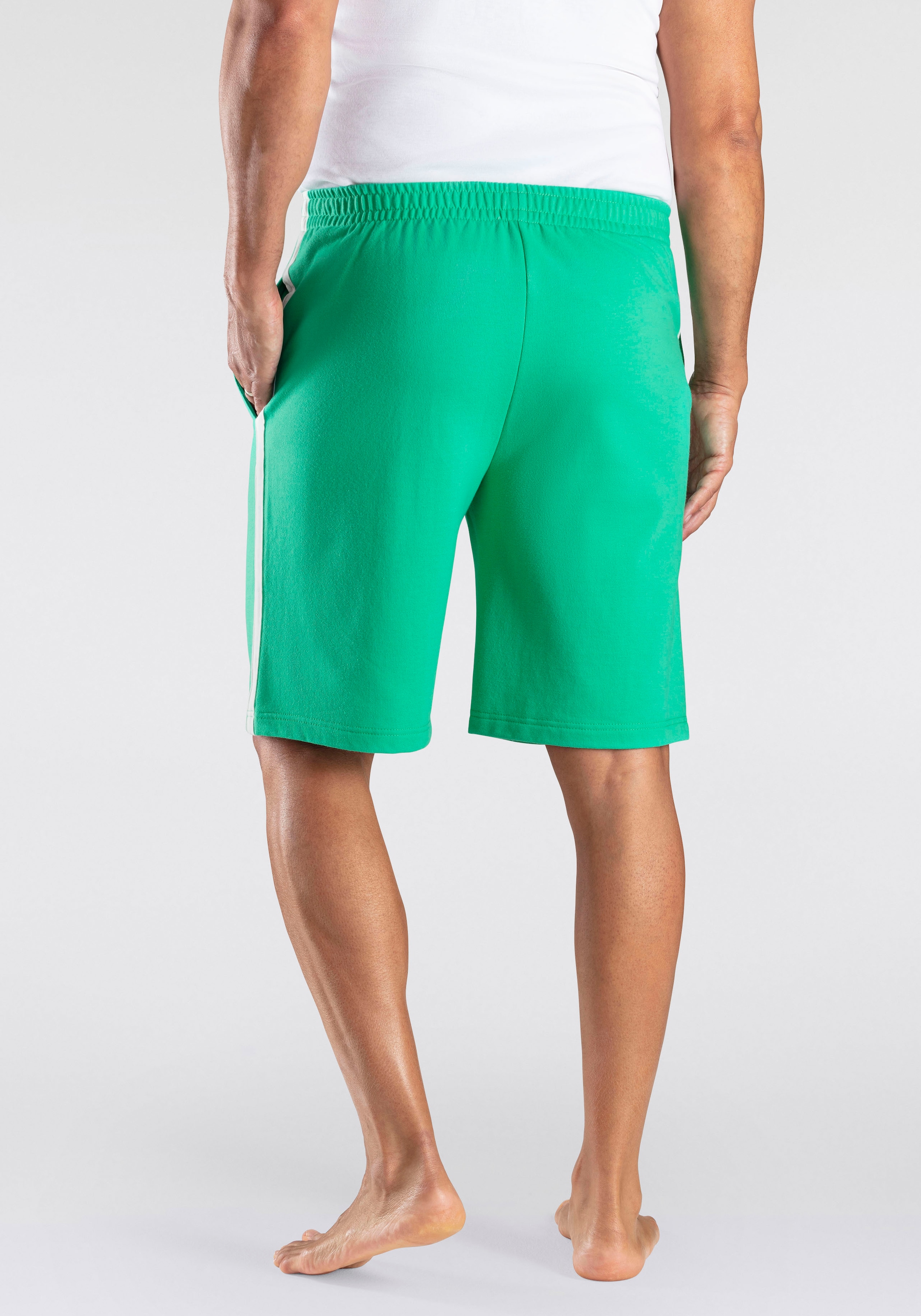 Bench. Loungewear Sweatshorts »kurze Relaxshort, Jogginghose,«  weicher Sweat-Qualität