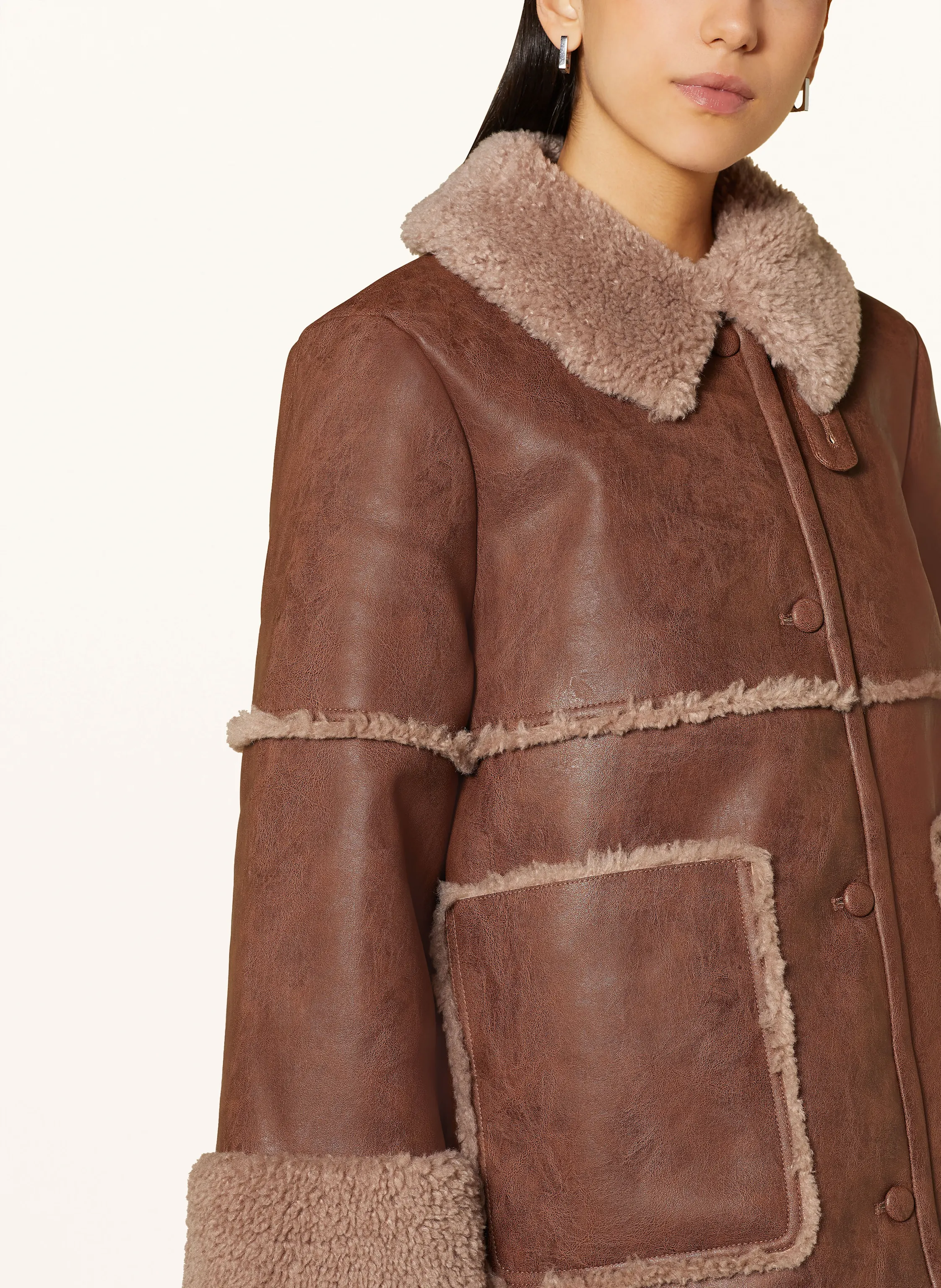 BAUM UND PFERDGARTEN Kastenjacke BIRDIE in Lederoptik mit Kunstfell