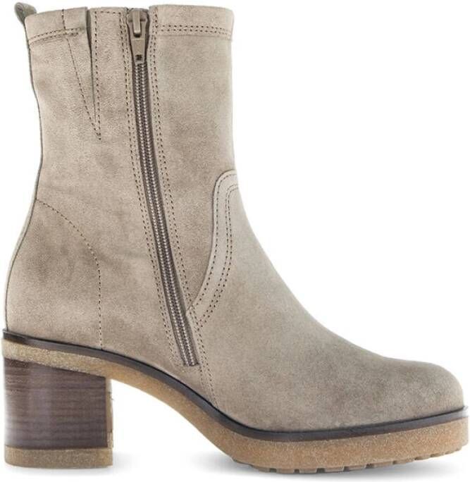 GABOR Enkellaarsjes Dames 851 Maat: 43 Materiaal: Suède Kleur: Beige