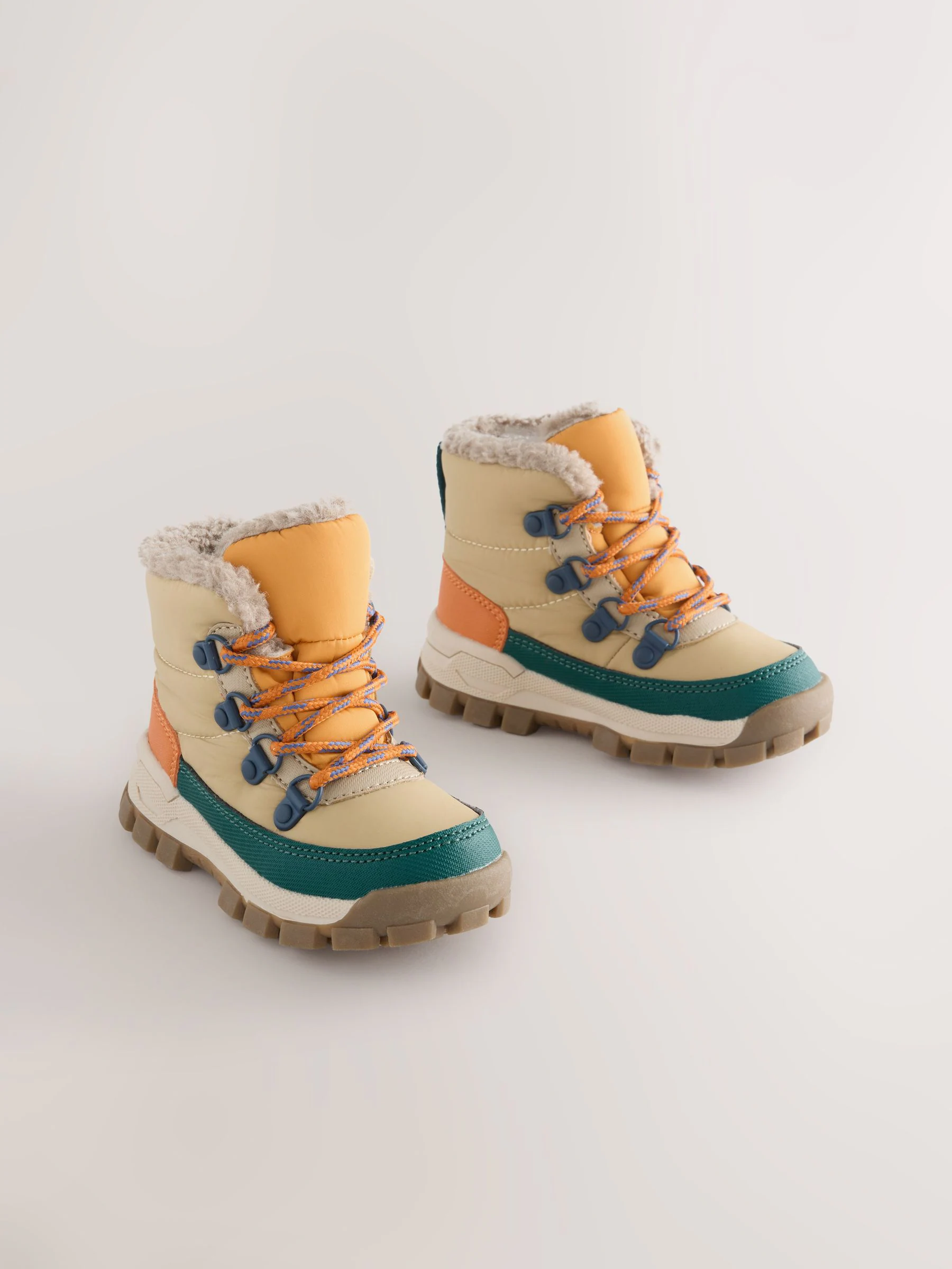 Neutraal - Gewatteerde hoge wandelschoenen met veters