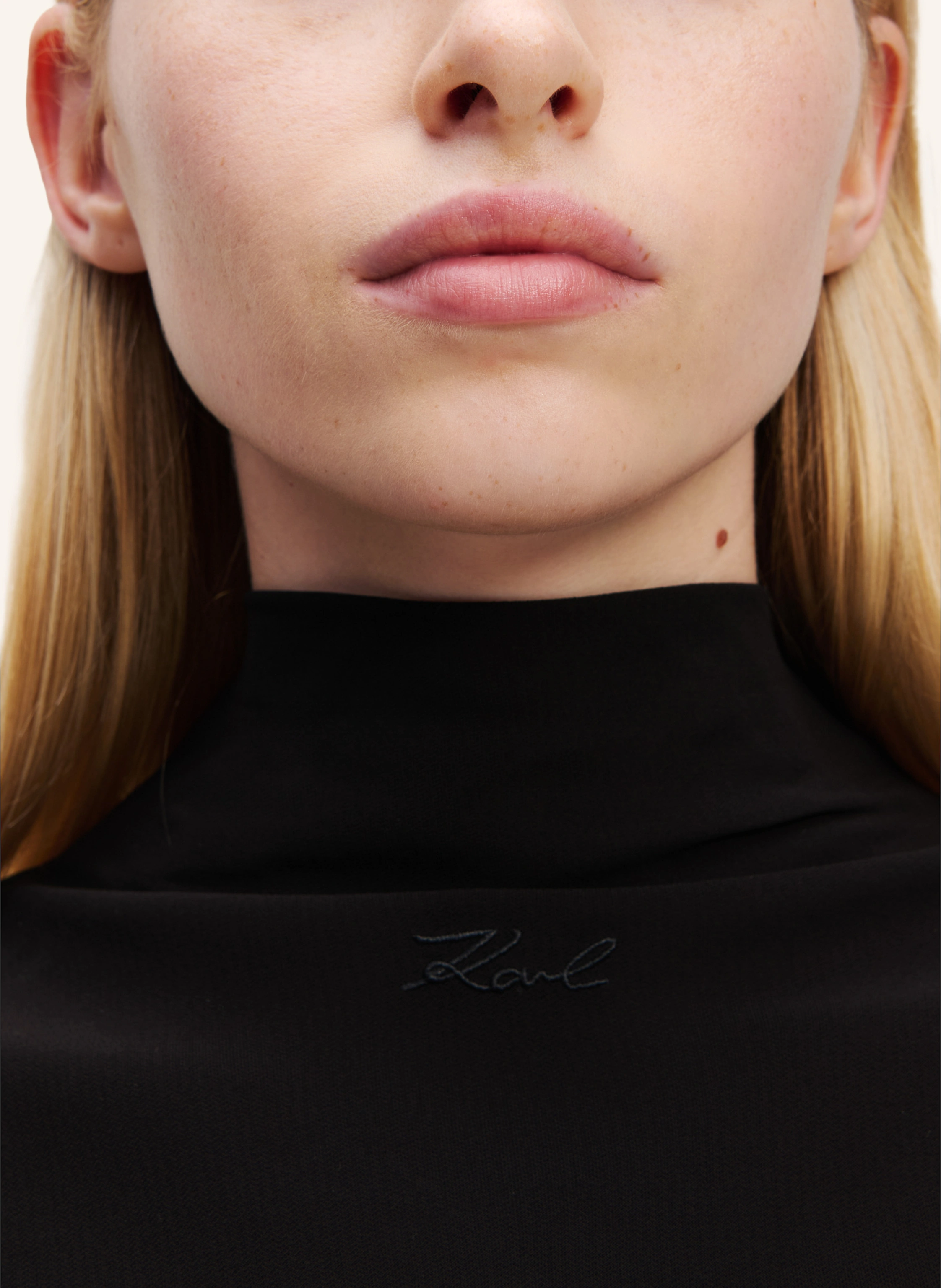 KARL LAGERFELD ÄRMELLOSE BLUSE