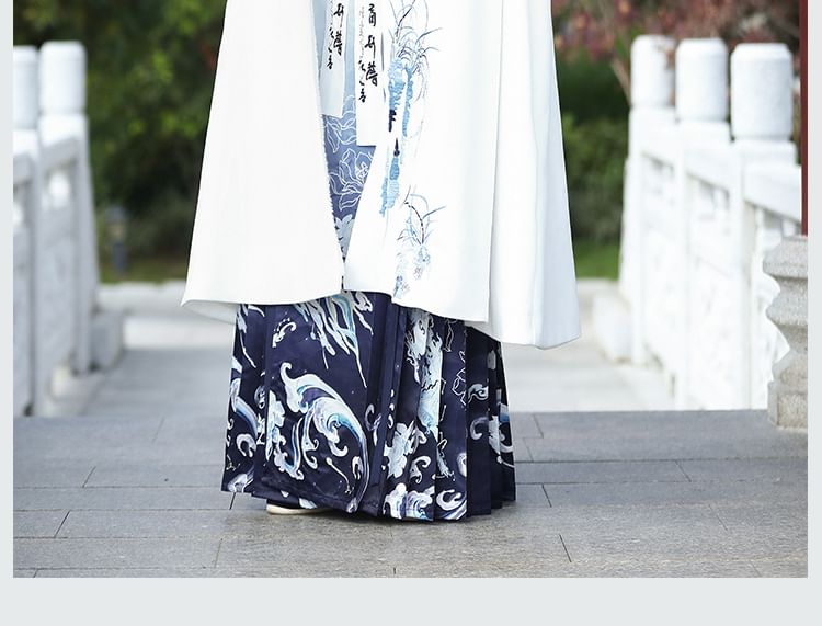 Tangier - Traditionele Chinese mantel met geborduurde, pluizige afwerking