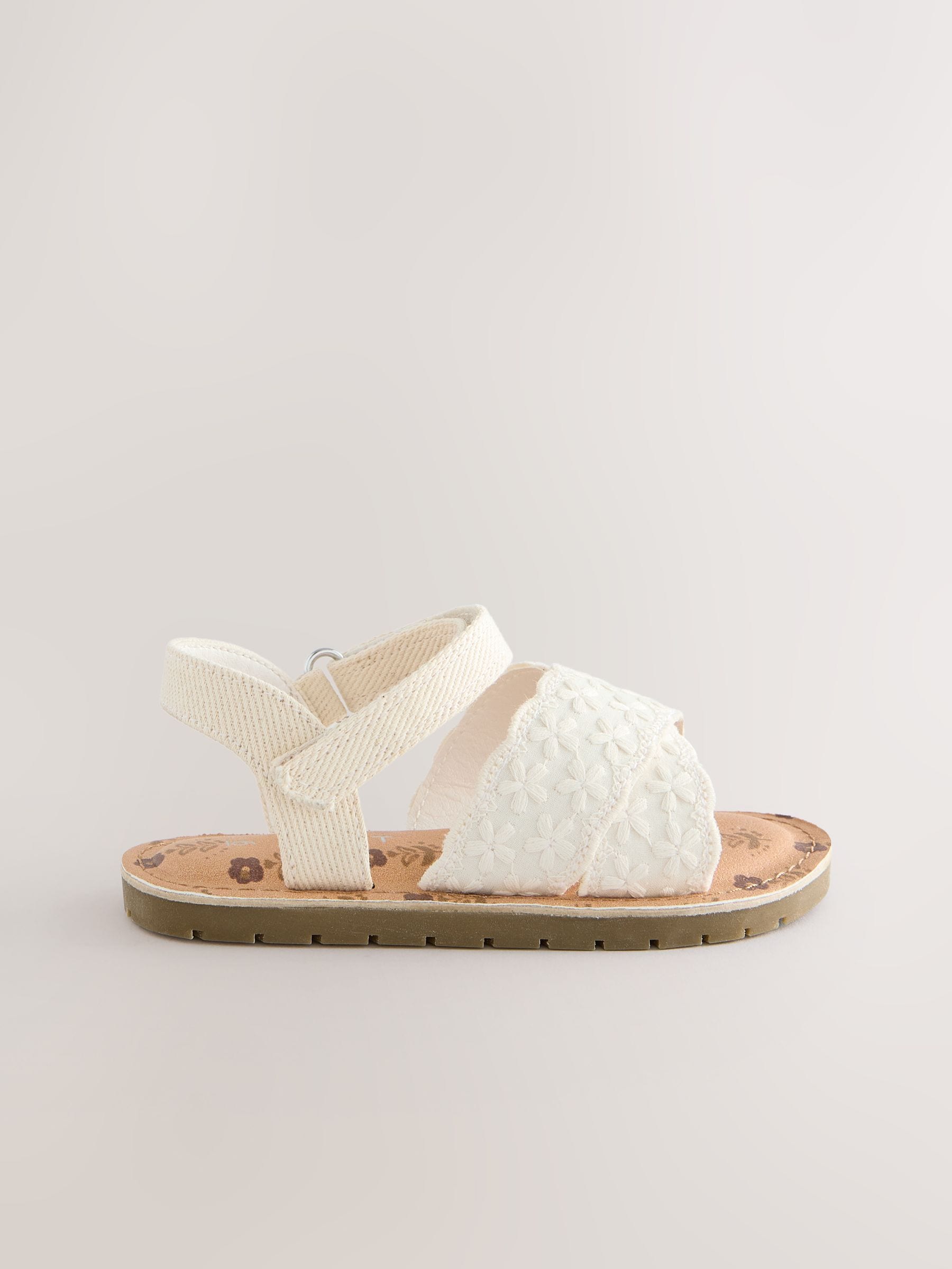 Wit - Broderie sandalen