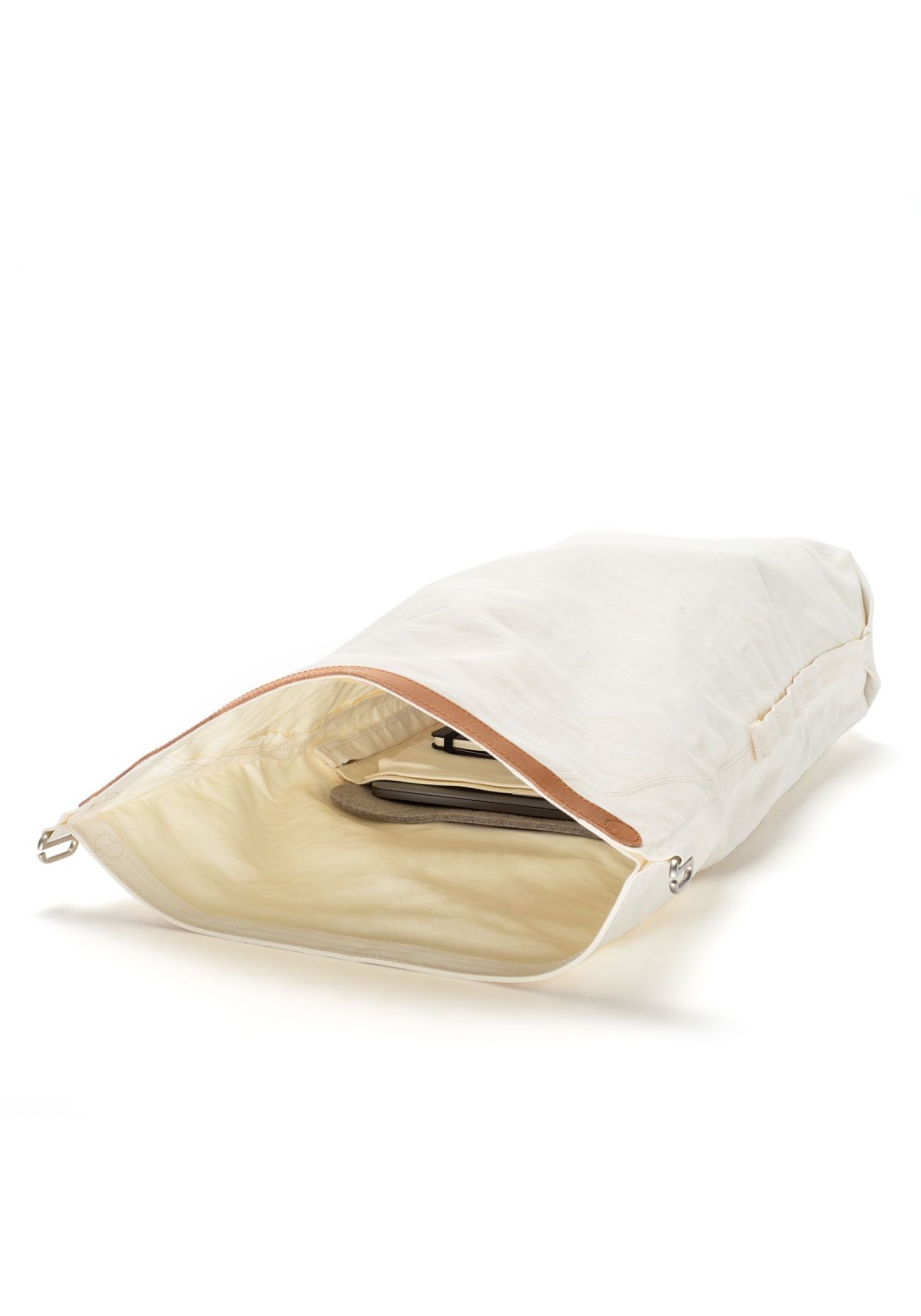 Qwstion Bananatex Roll Pack Natural White