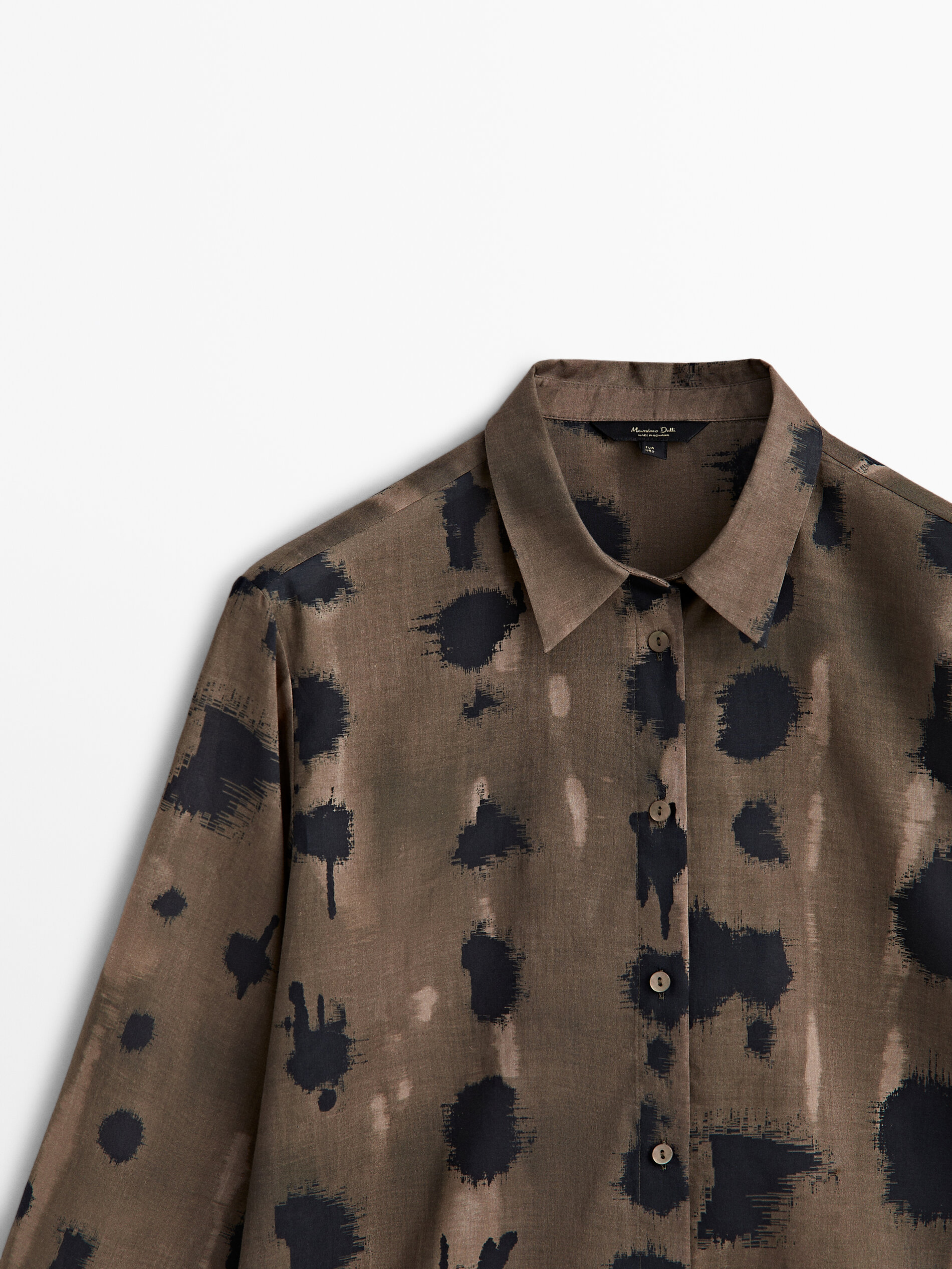 Camisa com estampa de bolinhas - MARROM