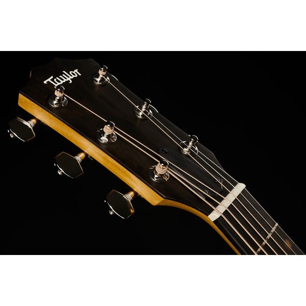 Taylor 212ce Plus