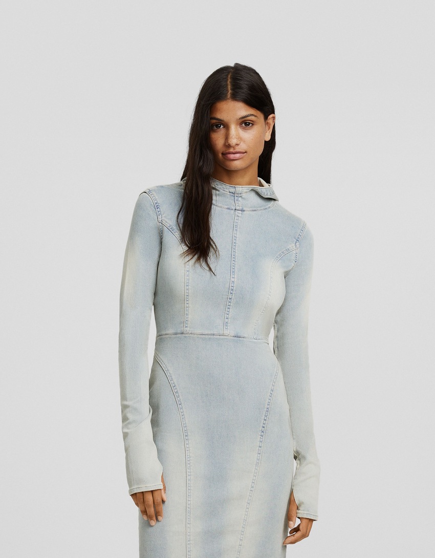 vestido longo de moletom com capuz em malha jeans