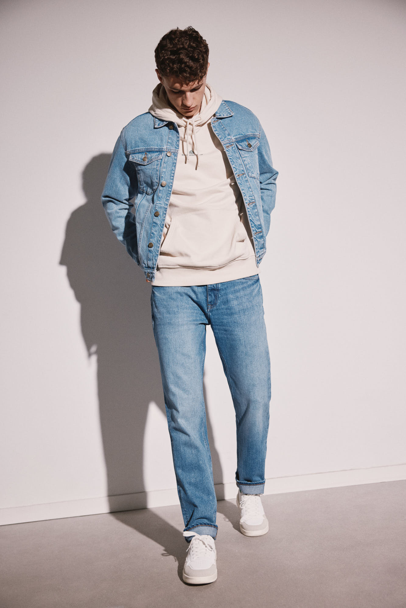 Calça jeans normal, lavagem média escura