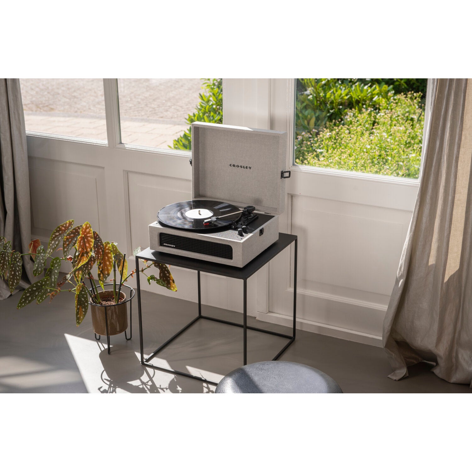 Crosley CR8017B-GY Voyager Grey platenspeler met Bluetooth
