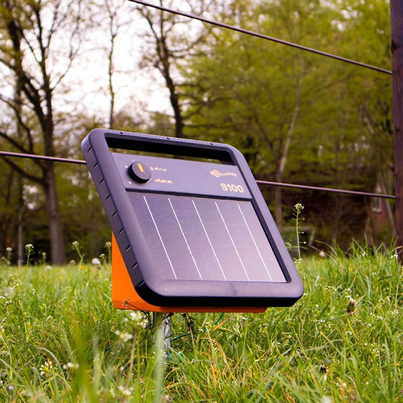 Gallagher Solar S100 met gratis Stander - Schrikdraadapparaten - 32 cm - Zwart - 12V - 1 Joule - 38.5 cm