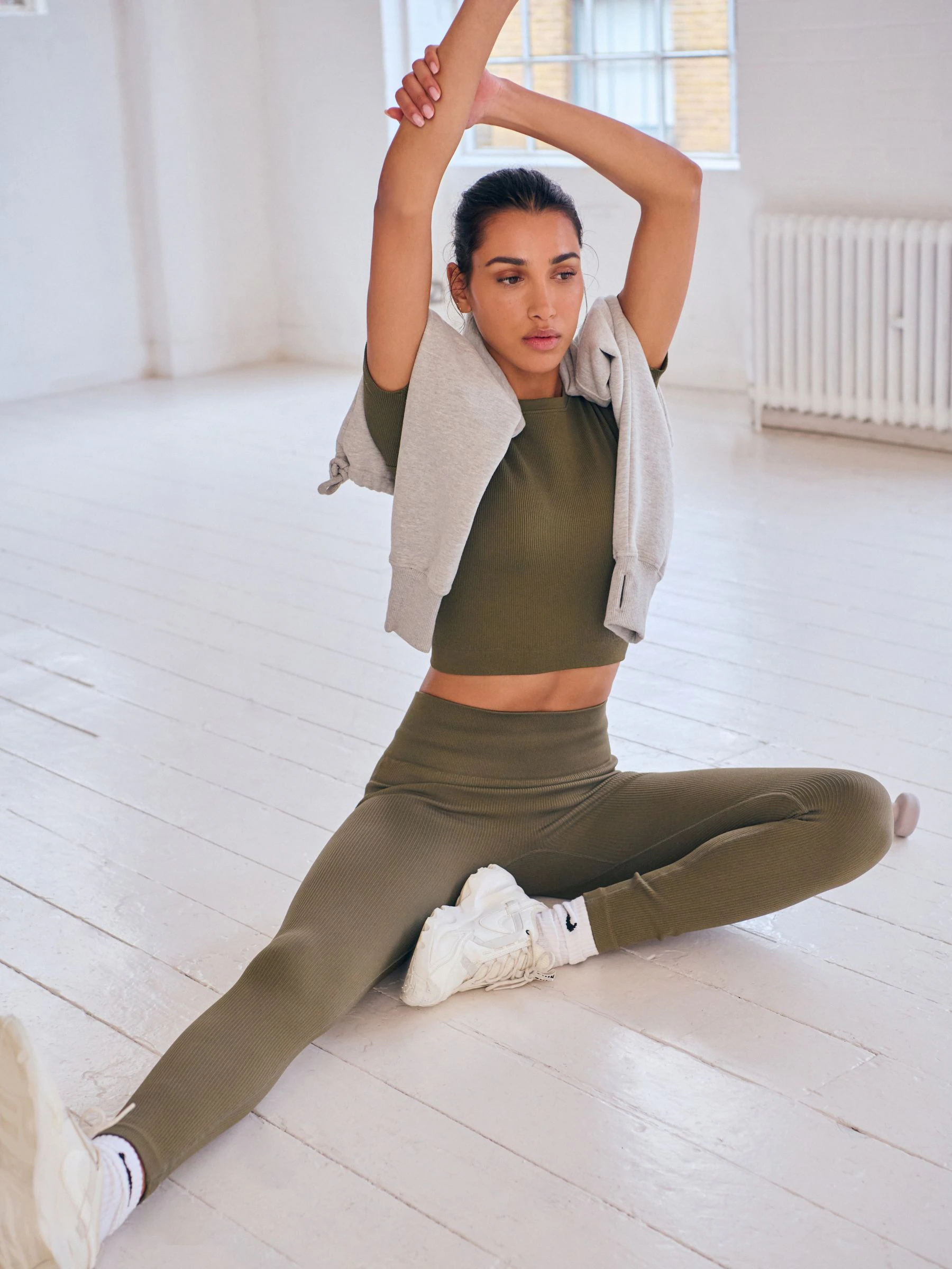 Kakigroen - Geribbelde naadloze legging met hoge taille