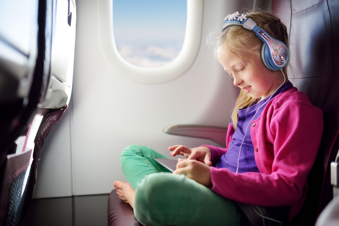 eKids - Disney Frozen II hovedtelefoner til børn med lydstyrkekontrol for at beskytte hørelsen