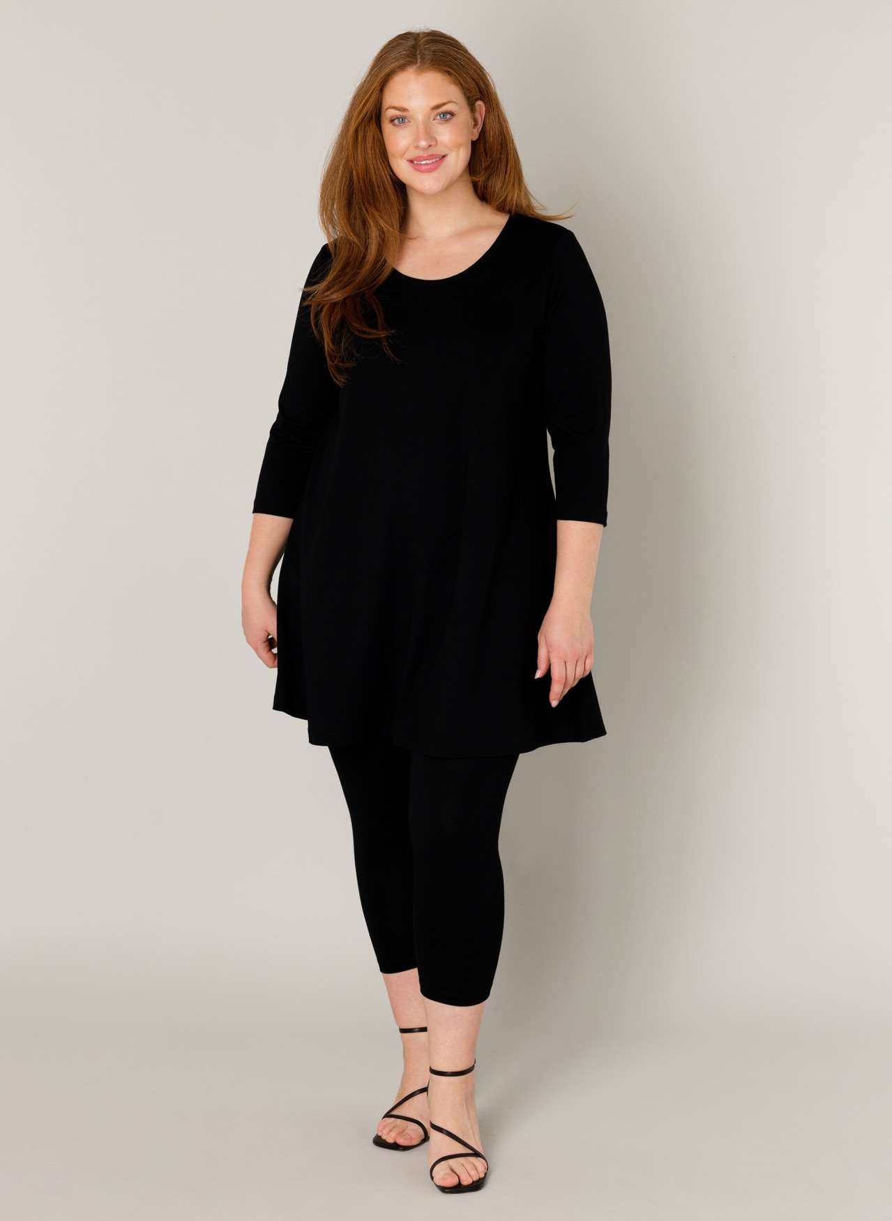 Base Level Curvy Tunikashirt »Aria«, mit Rundhalsausschnitt
