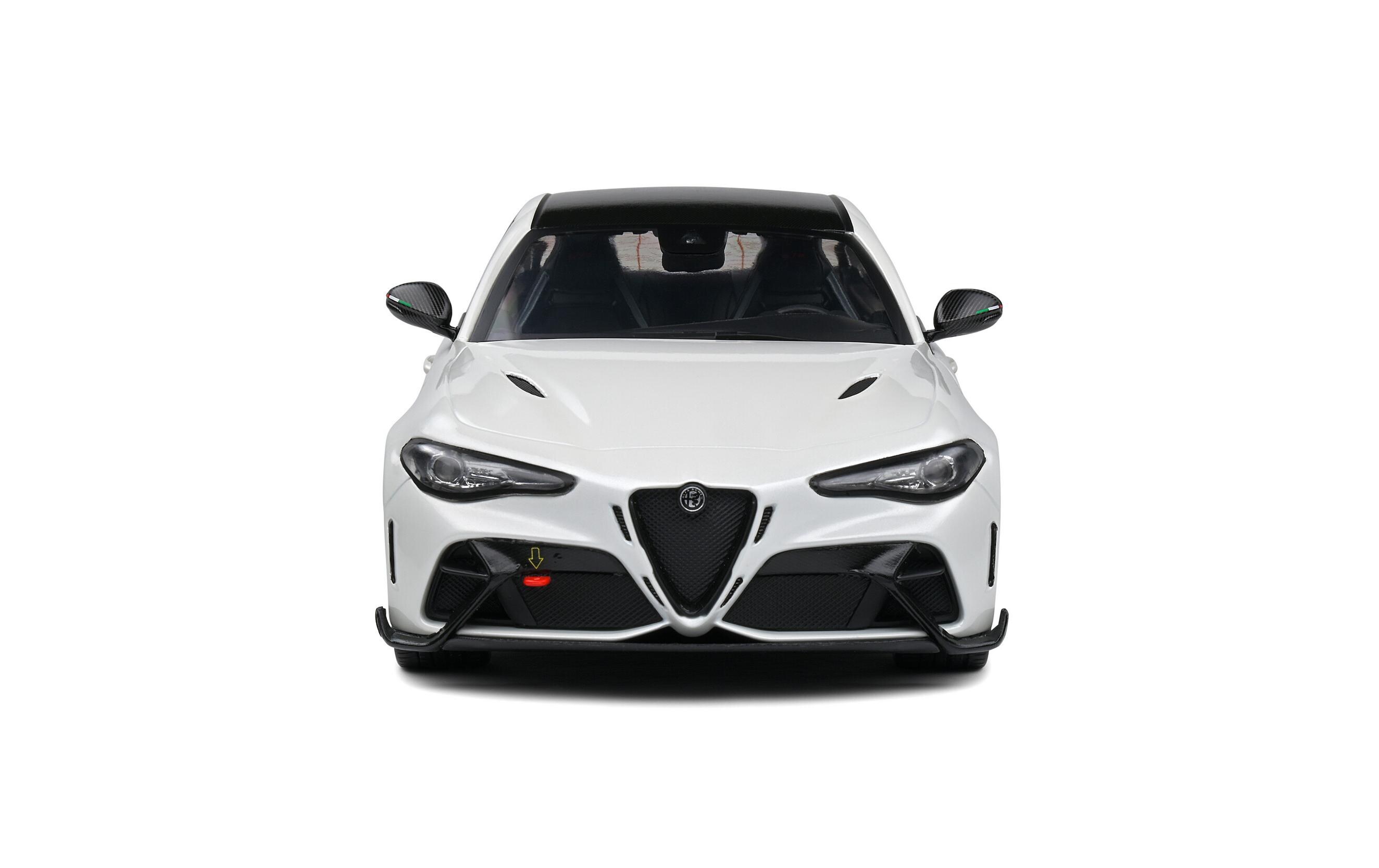 Alfa Romeo Giulia GTA Blanco Trofeo, 2022 1:18Detailgetreues Modellauto im Massstab 1:18