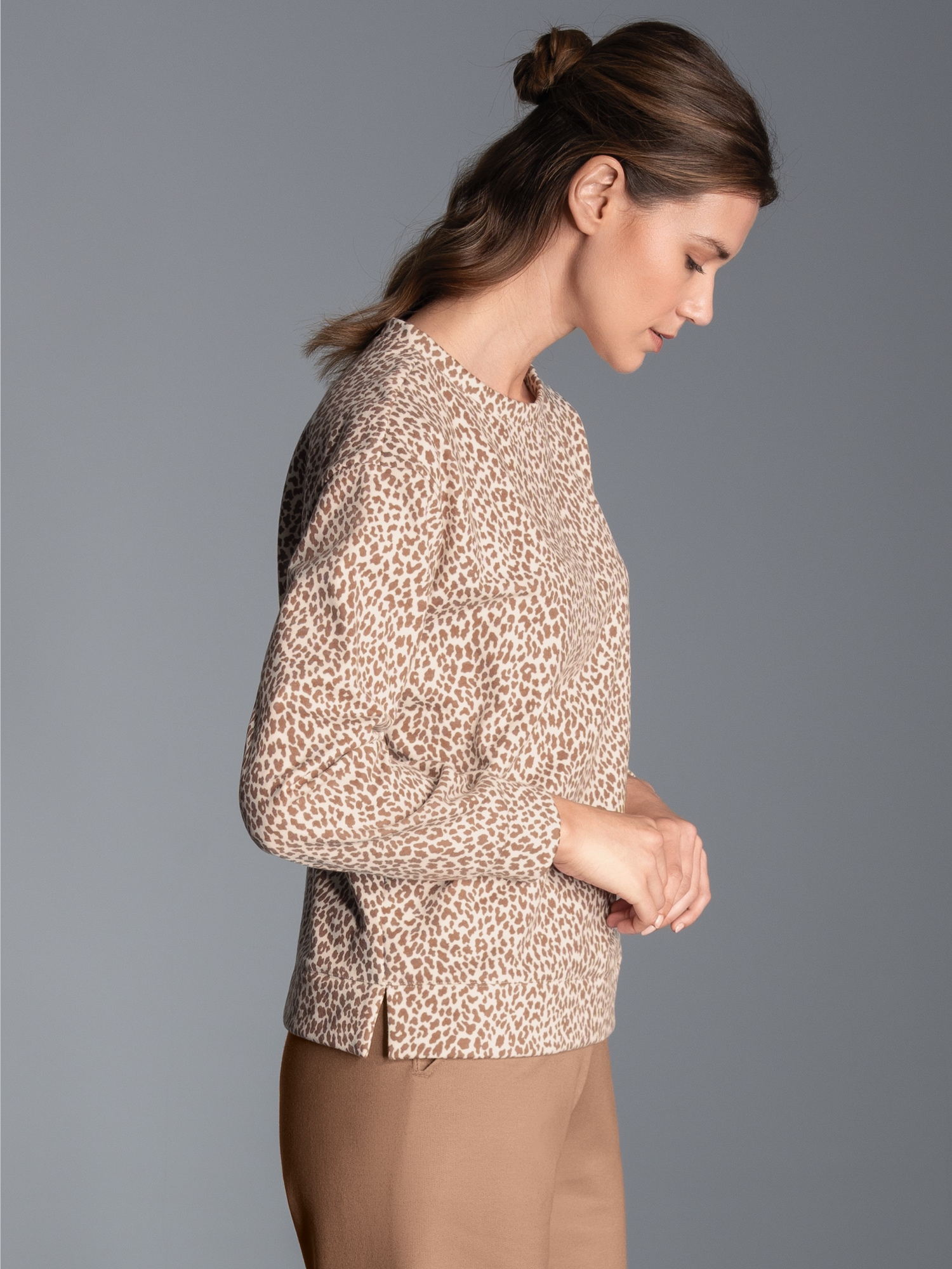 Sweatshirt mit Allover-Leo-Print Natur