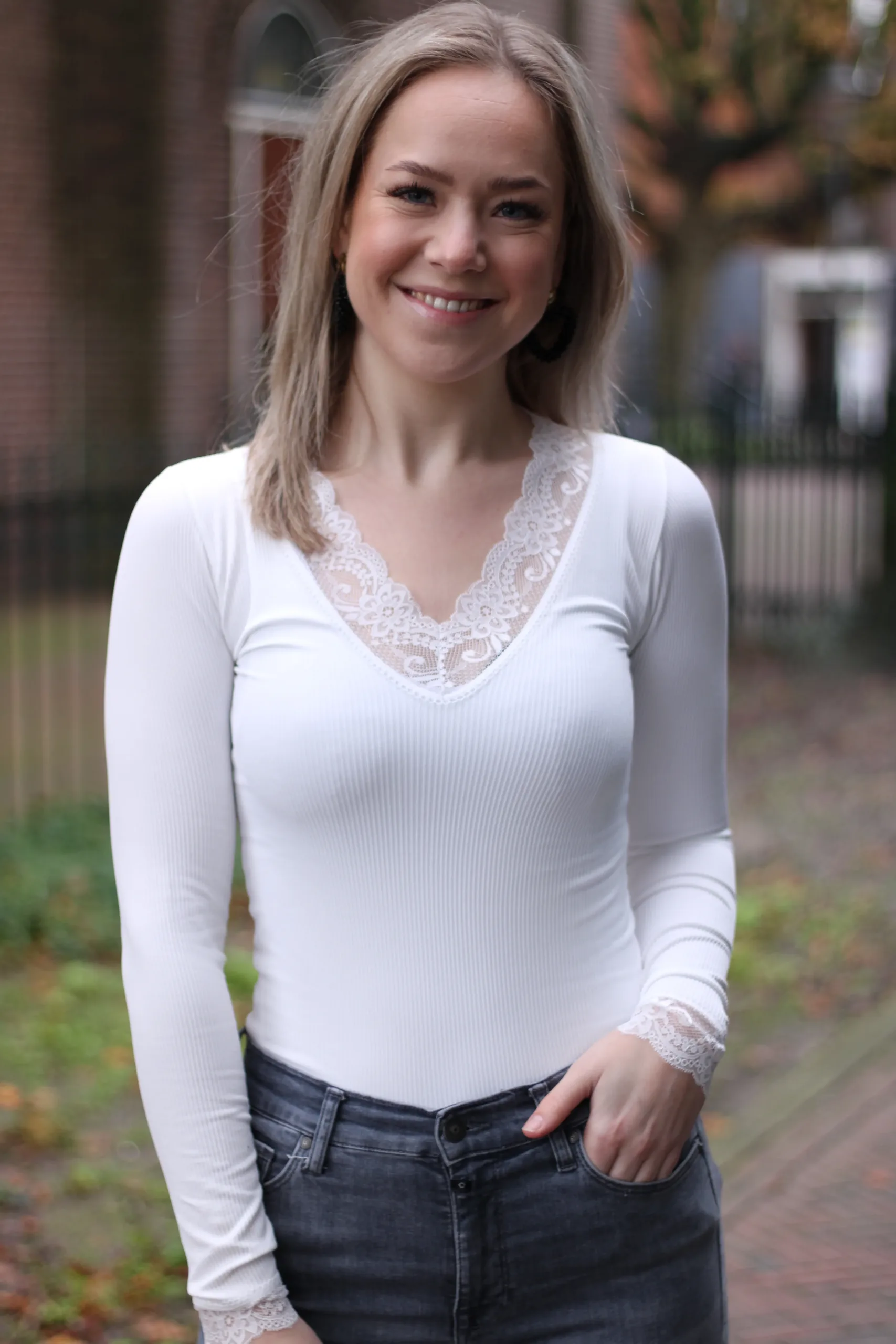 Culture - Camilla Longsleeve Rib T-Shirt - Spring Gardenia