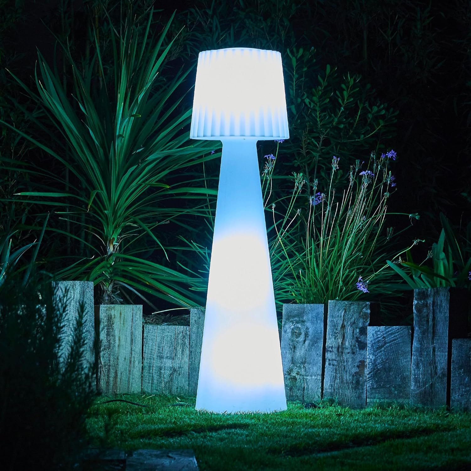 Kabelgebundene LED-Stehlampe H150CM LADY W150