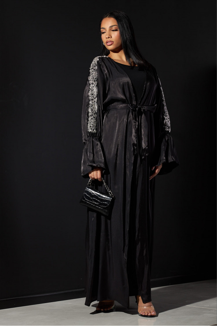 Kimono noir ceinturé à perle satiné et brillant