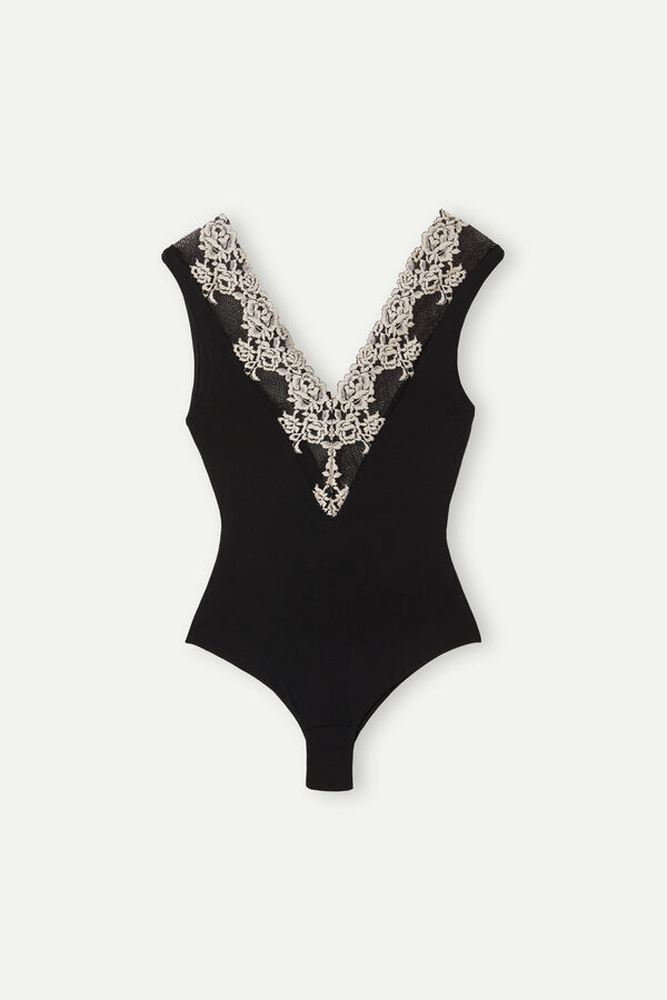 Body com decote em V e estampa floral delicada