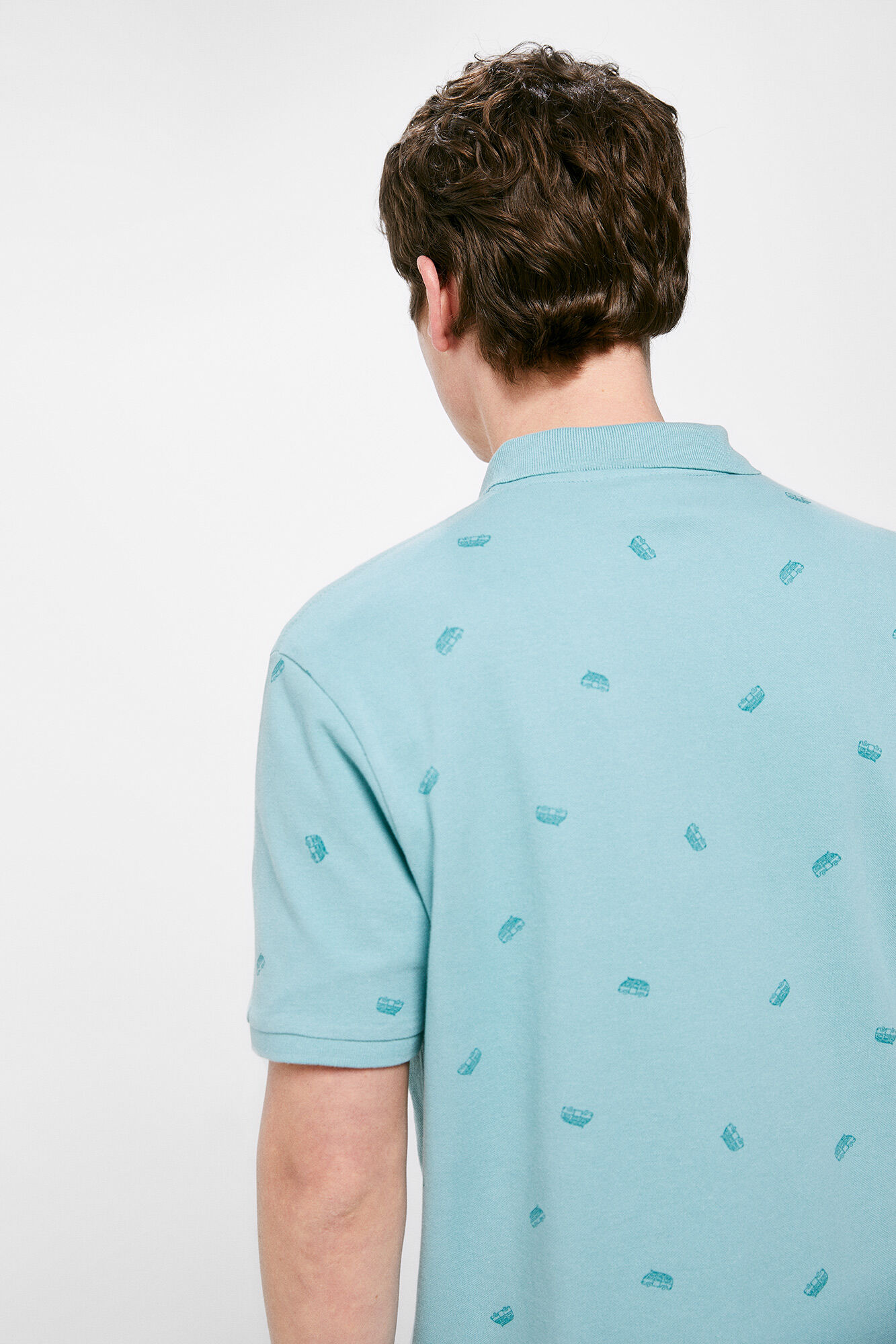 Camisa polo piqué com estampa total - turquesa