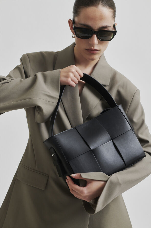 Second Female Leabra Leather Bag Black