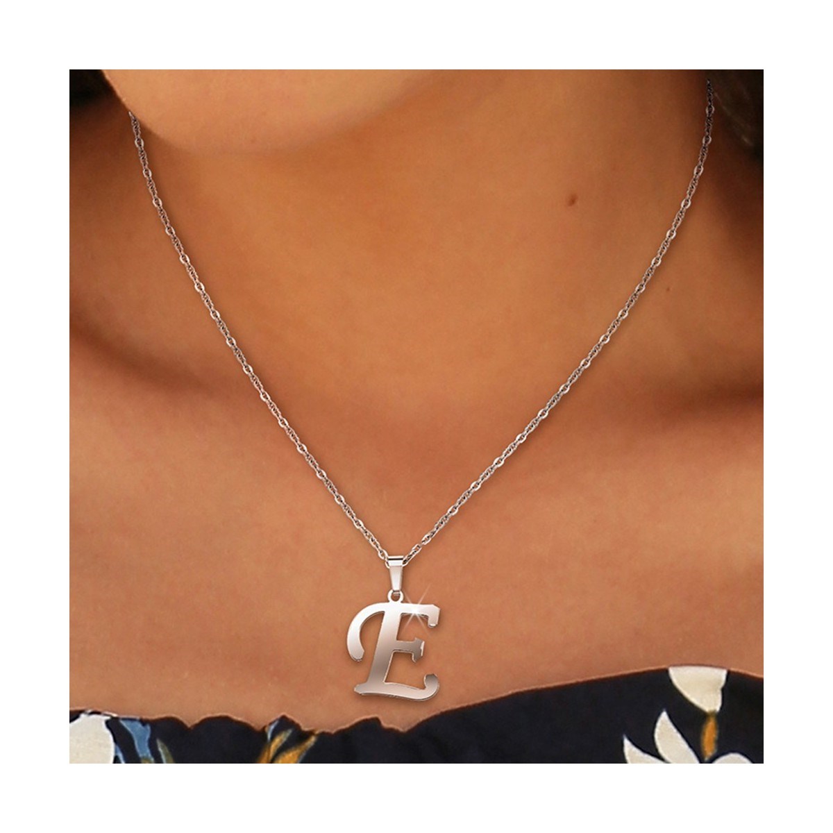 Collier alphabet lettre E en acier inoxydable par SC Bohème
