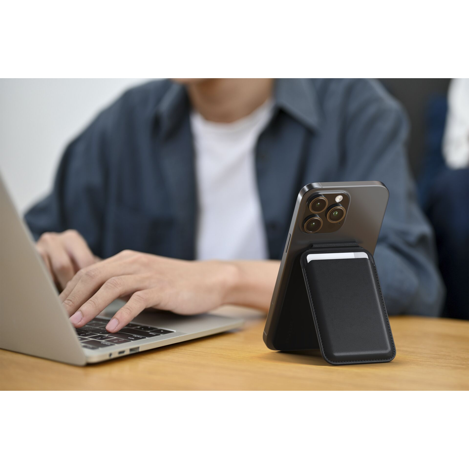 Magnetische MagSafe iPhone Vegan Leder Wallet Kreditkarten Halterung   Kickstand Aufsteller (ST-VLWK) - Schwarz