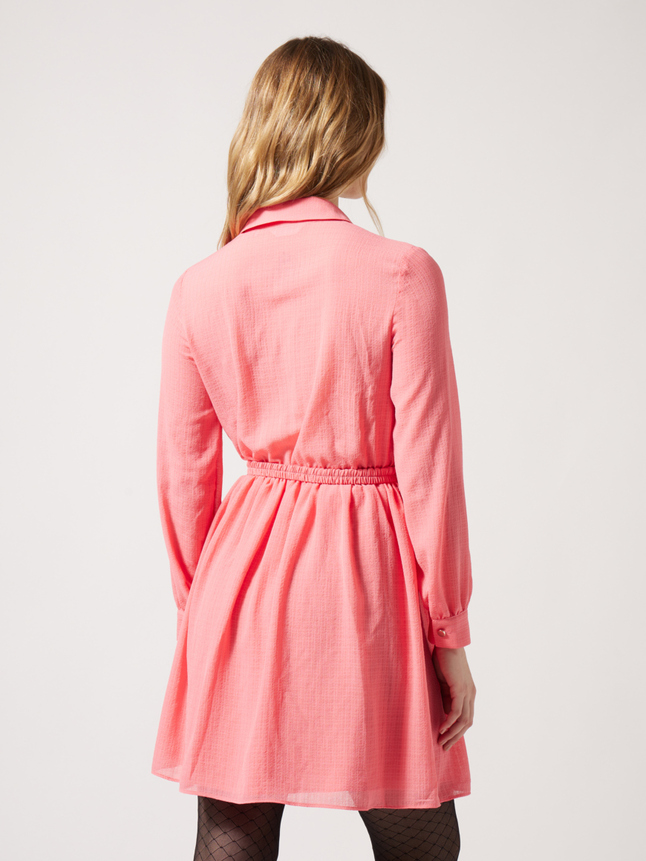 Robe courte à ceinture