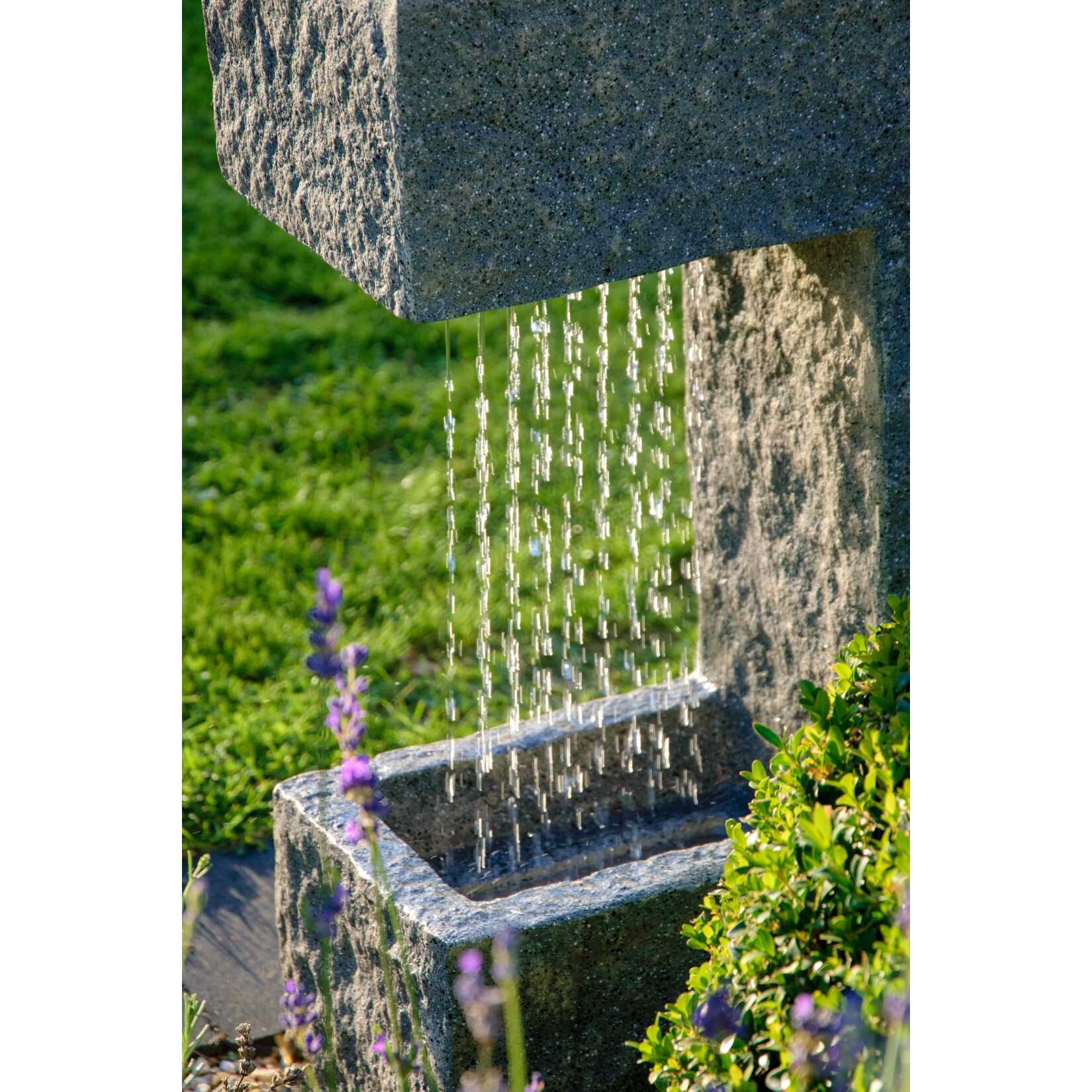 Dobar Polyresin-Brunnen mit Pumpe und LED´s, eckig mit Pflanzenoption