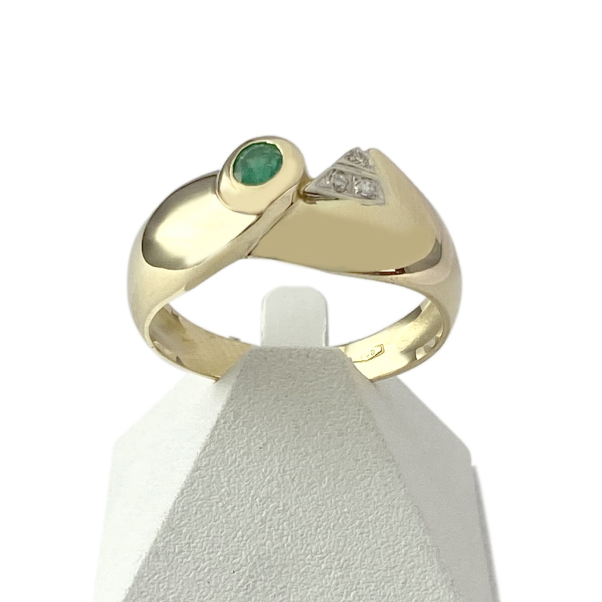Bague d'occasion or 750 2 tons diamants émeraudes ovale