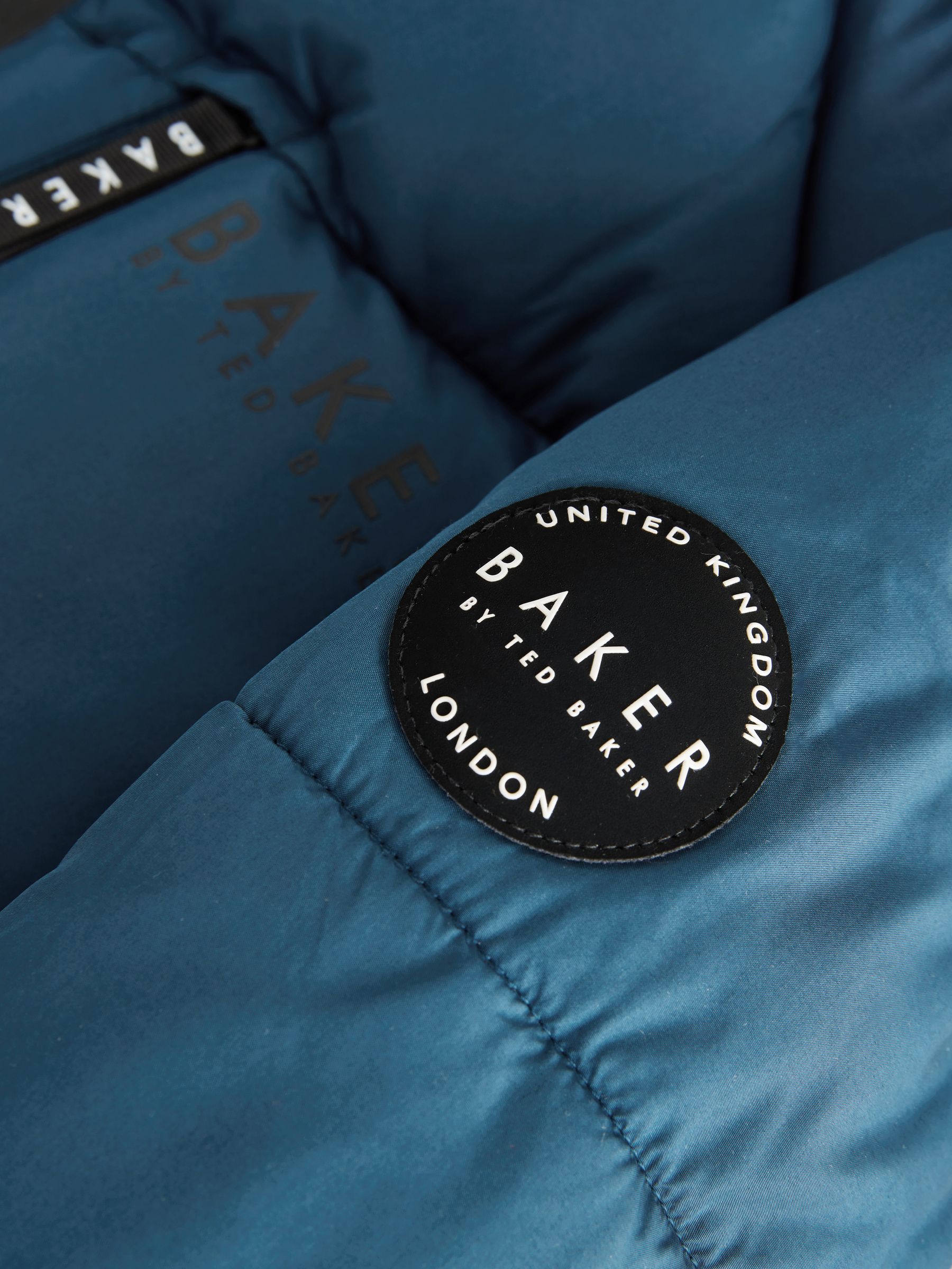 Baker by Ted Baker - Blauwe, halflange, gewatteerde en waterafstotende jas