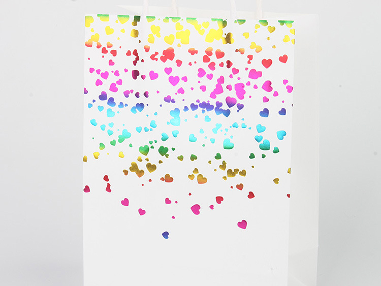 (12er Set) 15x21cm Kraftpapier Tüten Geschenktasche Herzen Papiertüten Gift Bags - Weiss / Bunt