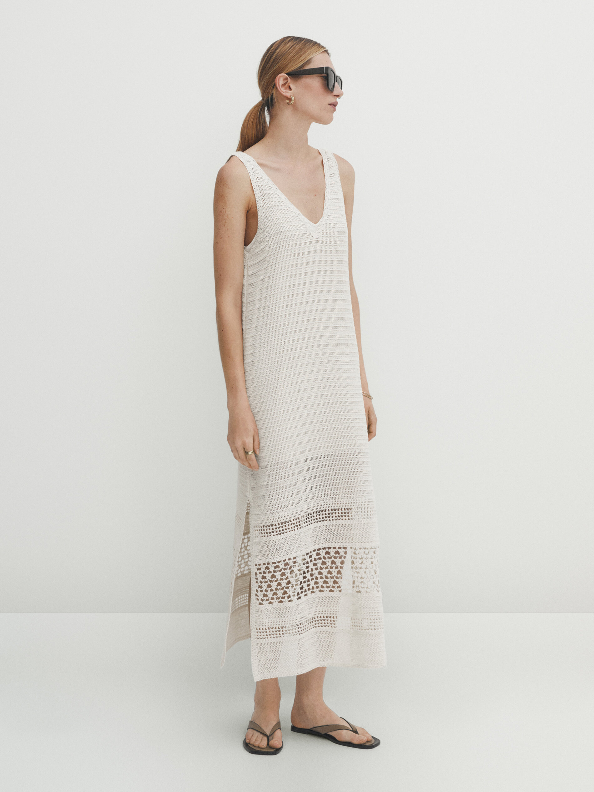 Vestido midi em crochê escote pico - CRUDO