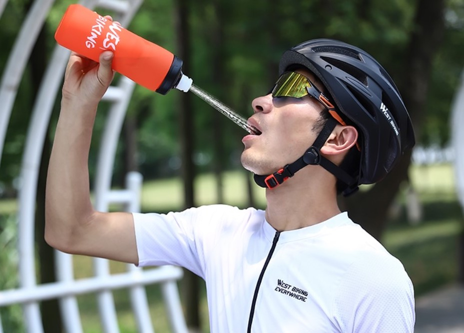 (620ml) Fahrrad Fitness Trinkflasche mit Sport Verschluss - Transparent
