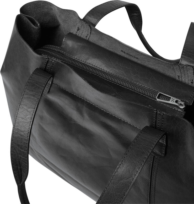 Saddler Paris Black