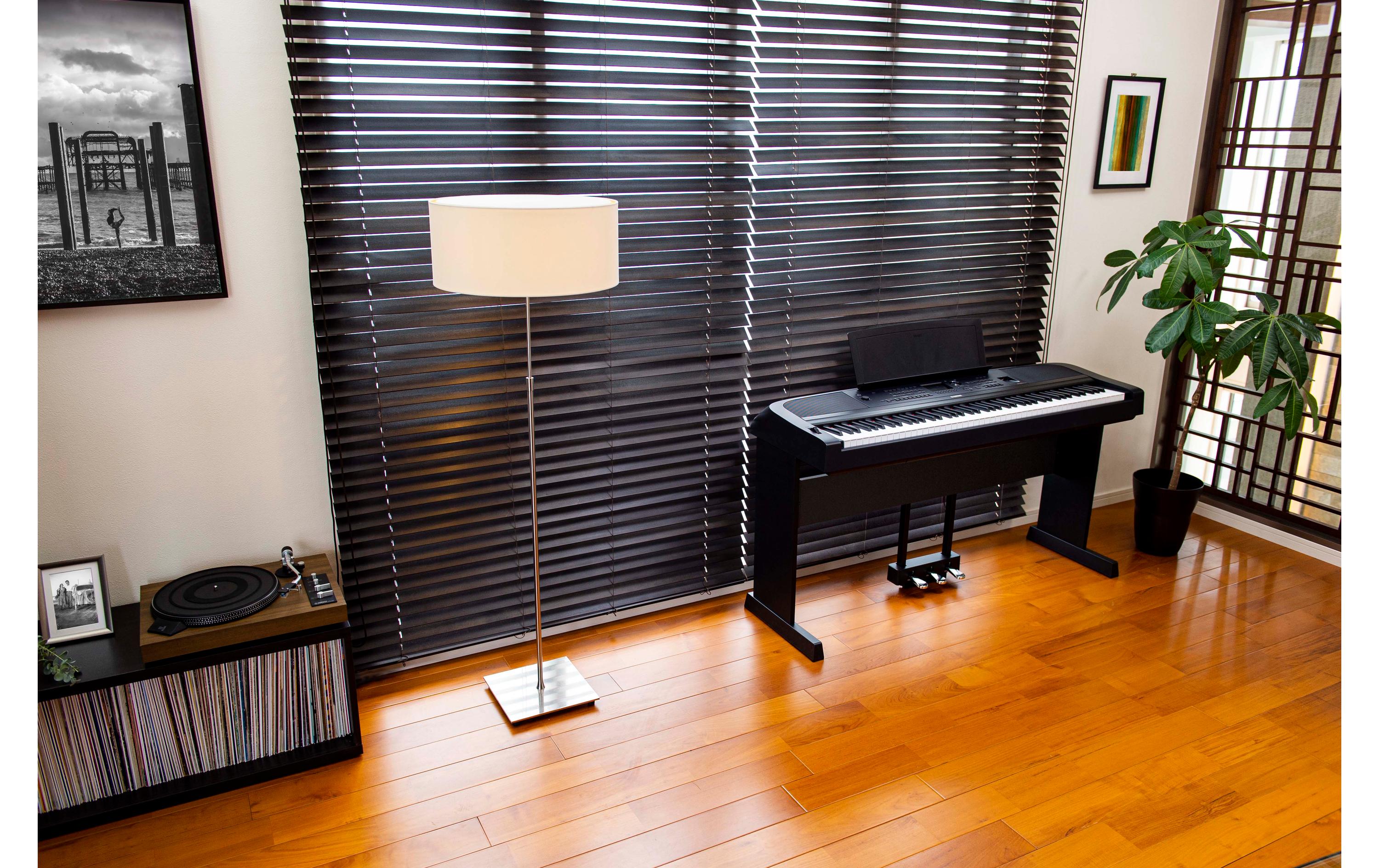 E-Piano DGX-670 Schwarz<br>Digital Piano mit Begleitautomatik