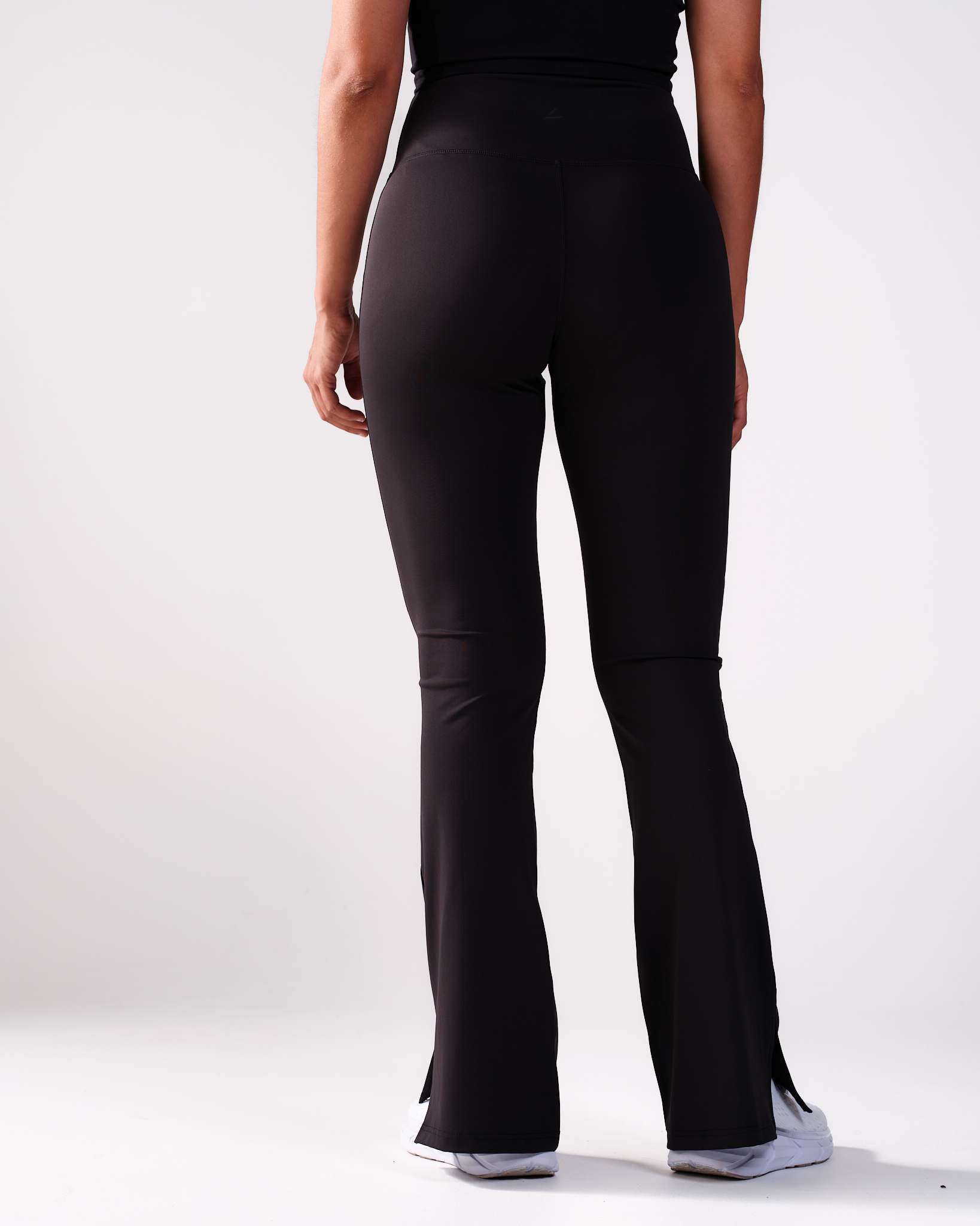 LEVITY Lotus Flare Slit Pants Black