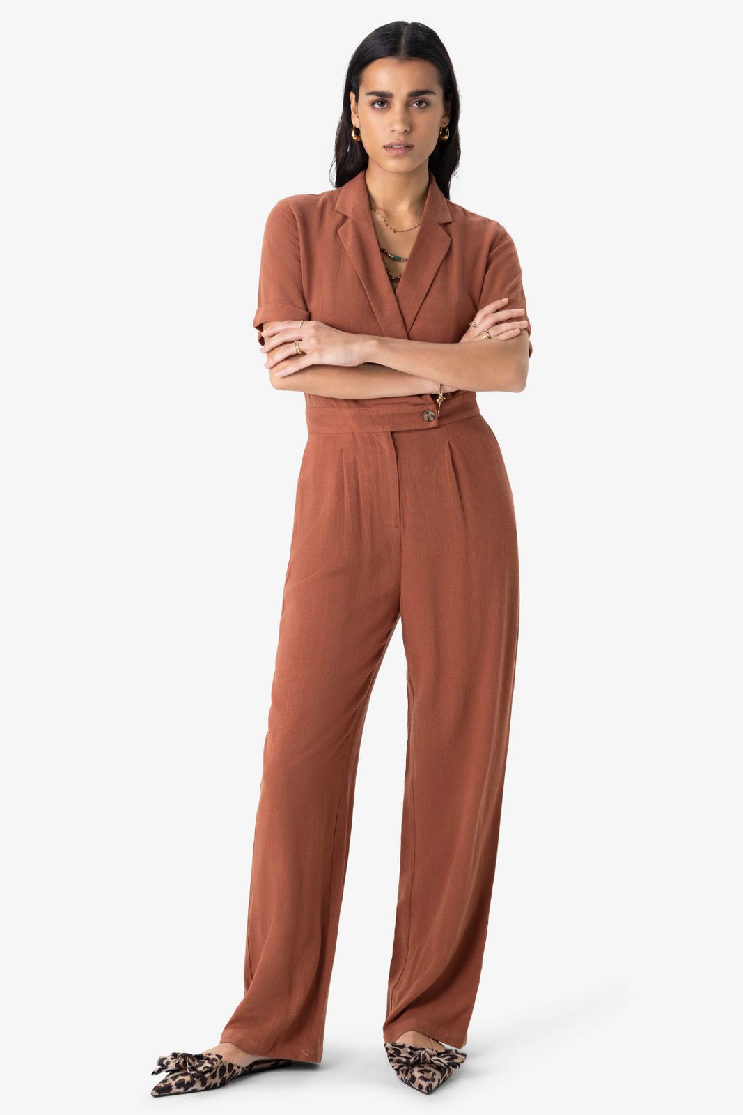 Bruin linnen jumpsuit met knoopdetail