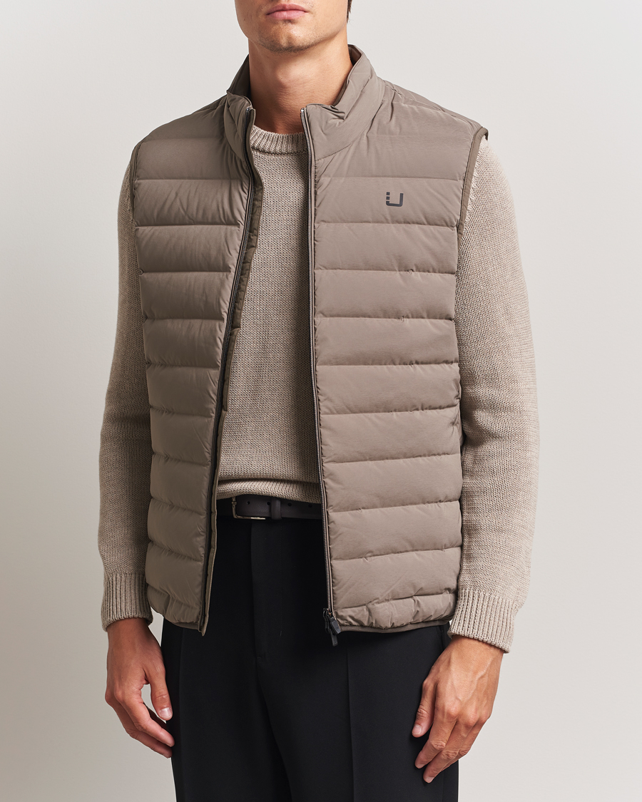 UBR Sonic Vest Dark Sand