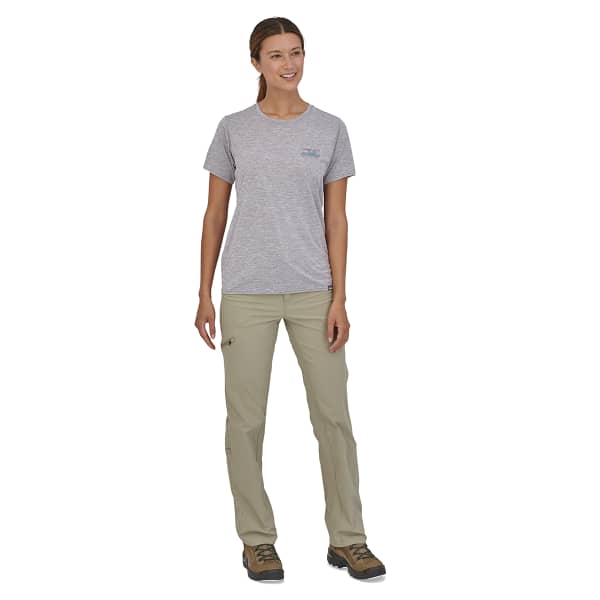 T-shirt randonnée PATAGONIA W'S CAP COOL DAILY GRAPHIC SHIRT '73 SKYLINE: FEATHER GREY