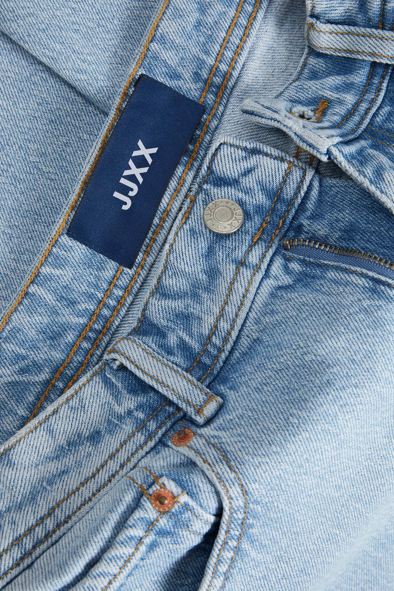 calça jeans reta clara