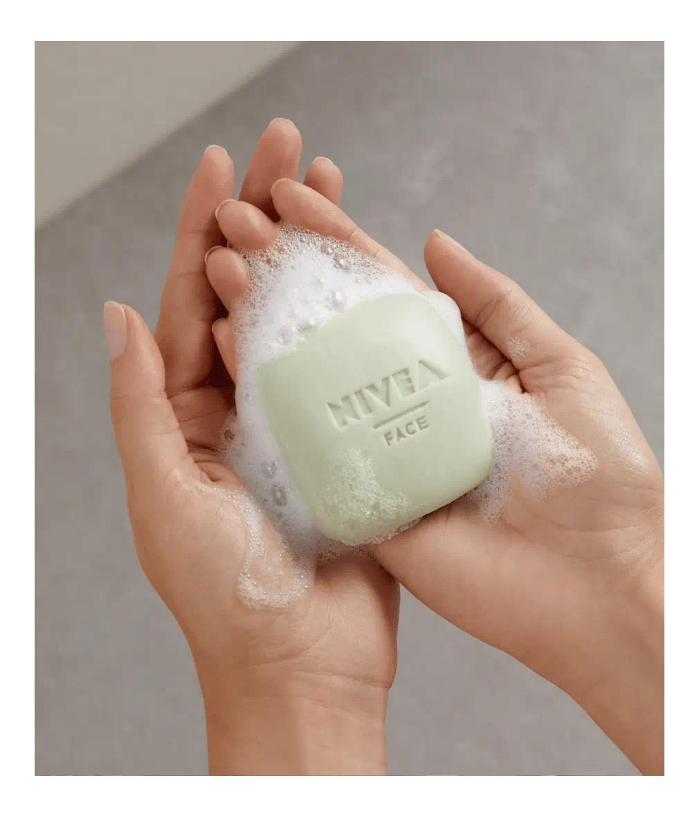 GOMMAGE VISAGE SOLIDE RÉDUCTEUR DE PORES