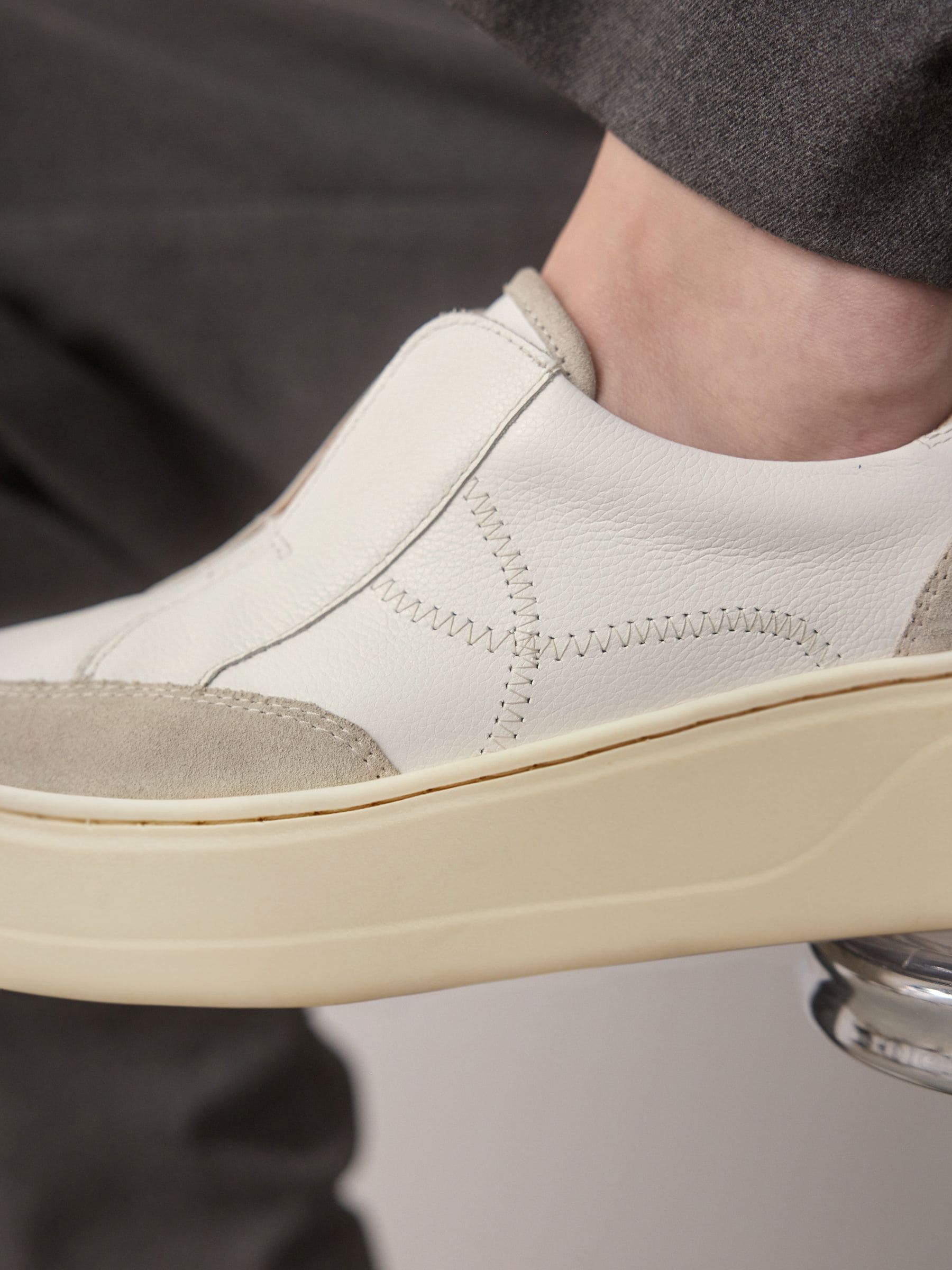Wit - Signature leren instapsneakers met dikke zool en plateauzool