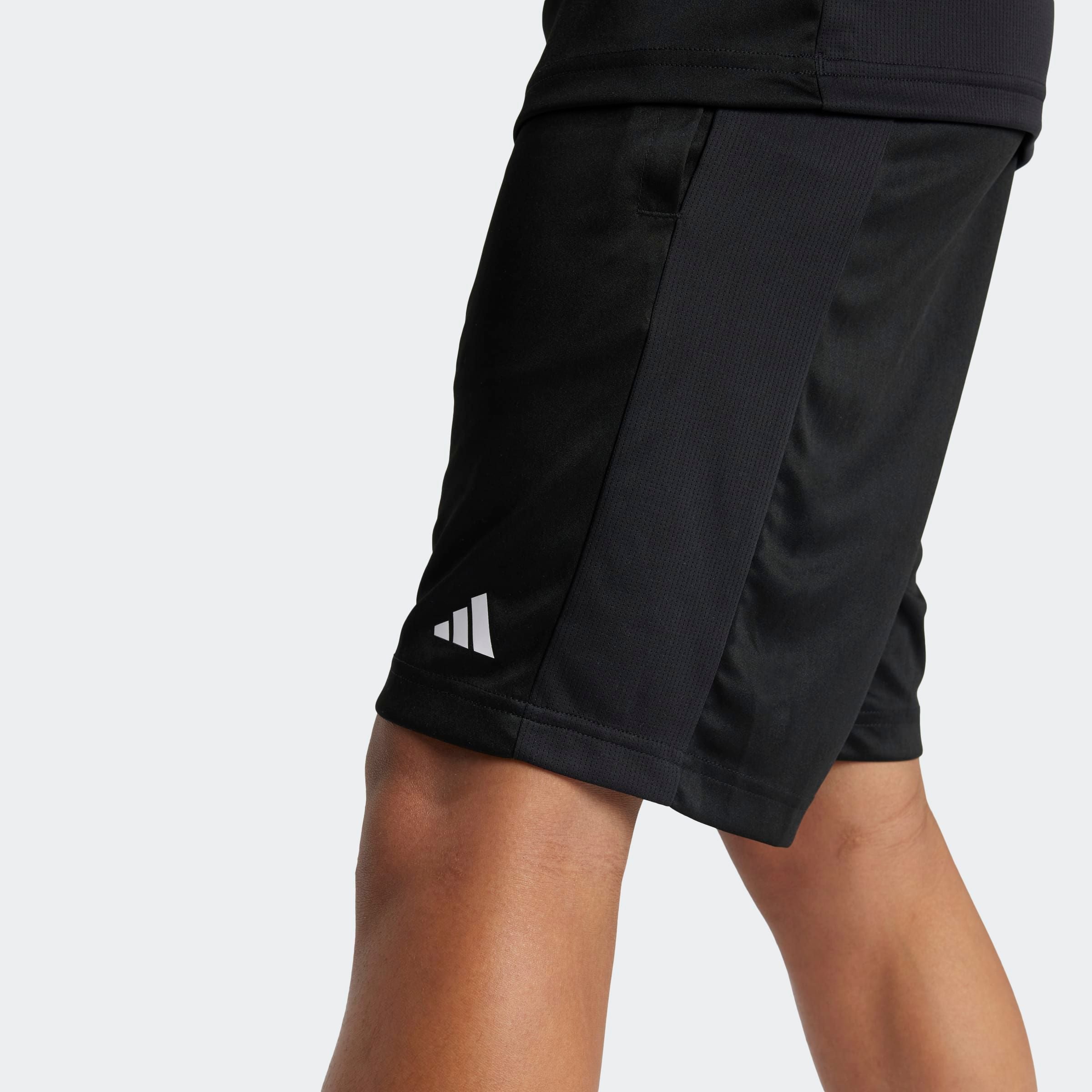 adidas Sportswear Shorts »TRAIN ESSENTIALS LOGO REGULAR FIT KIDS«