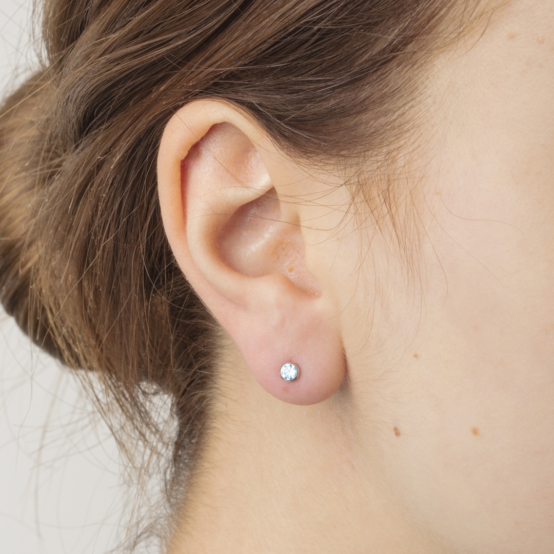 Ohrstecker 750/18 K Weissgold Ø 4.0mm mit Zirkonia blau